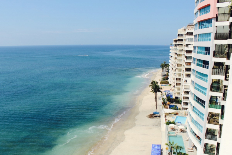 chambre-hote-SOLLIES VILLE-min_beach_ocean_shore_hotel_palm_tree-33726